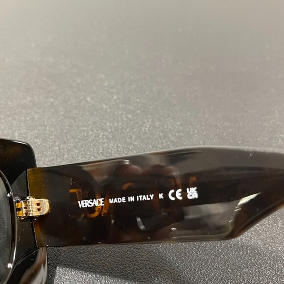 Versace Sunglasses NWT (JB1355) - Picture 6 of 7